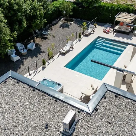 Villa Thora *